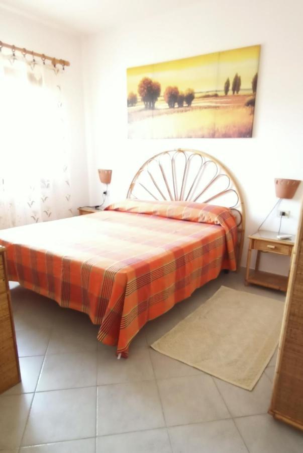 Tanca Della Torre Trilocale Vista Mare Appartement Isola Rossa Buitenkant foto