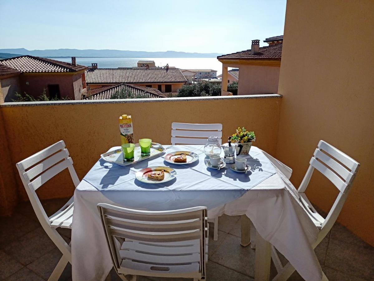 Tanca Della Torre Trilocale Vista Mare Appartement Isola Rossa Buitenkant foto