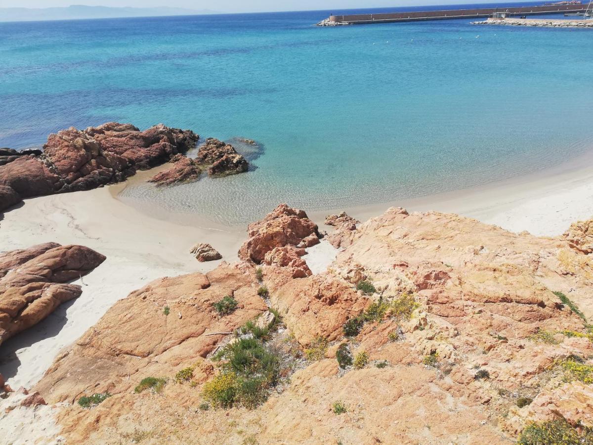 Tanca Della Torre Trilocale Vista Mare Appartement Isola Rossa Buitenkant foto